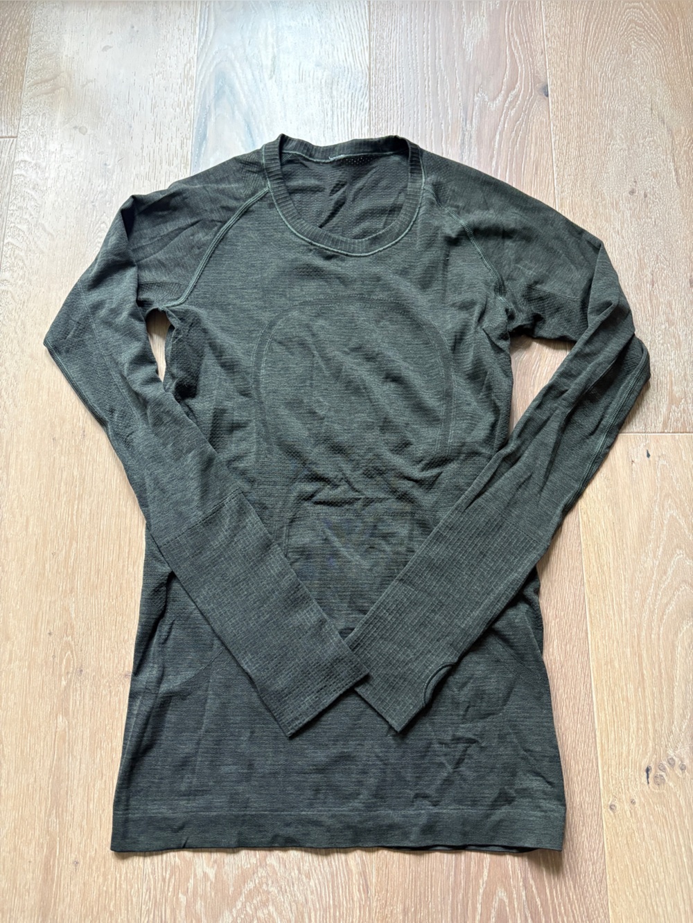 EUC Lululemon LS swiftly olive 6